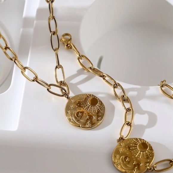 New 18k Gold Plated Solar Sky Pendant Chain Necklace - Picture 8 of 10